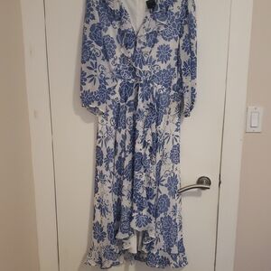 Gabby Skye Blue Floral Long Sleeve Dress